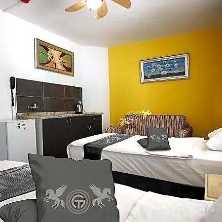 Gold Twins Boutique מלון מהמוטלר